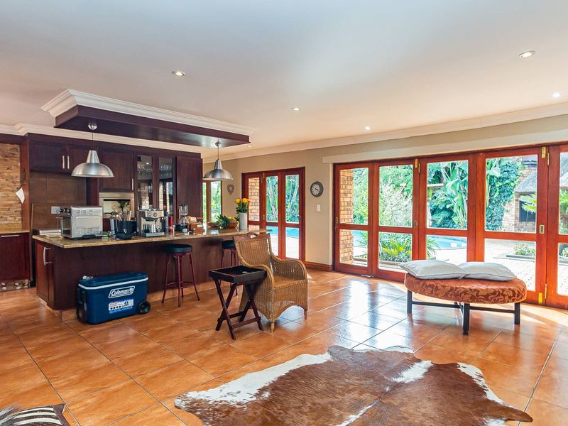 A sanctuary home in the heart of Ruimsig - Photo 6