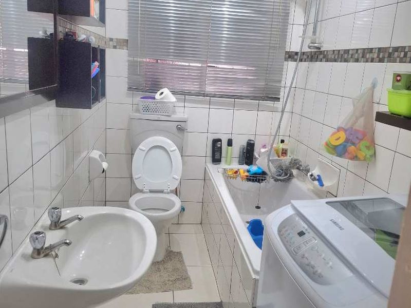 LOVELY ONE LEVEL UNIT IN A SECURE COMPLEX. - Photo 7