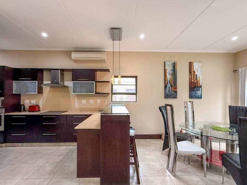 Townhouse in Zimbali Estate with Private Pool - Photo 5