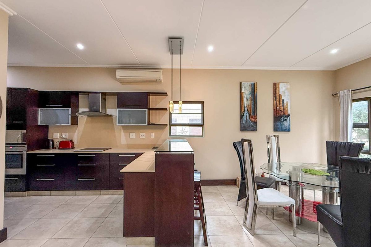 Townhouse in Zimbali Estate with Private Pool - Photo 5