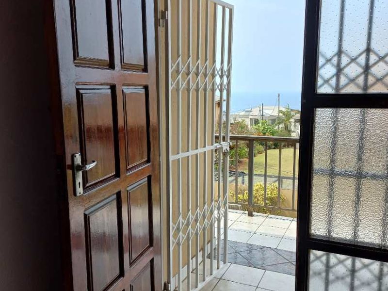 3 Bedroom Home with Balcony Seaview - Photo 9