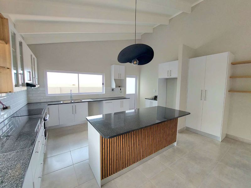 Brand New Modern 3 Bedroom Luxury House - Photo 5