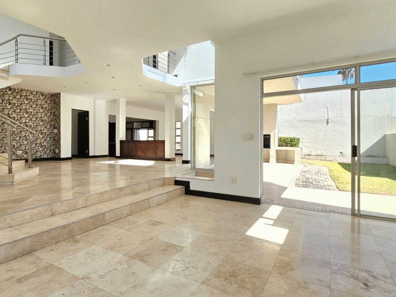 Spacious, Light, Secure 4 Bedroom Sandton Cluster in the Best Location - Photo 3