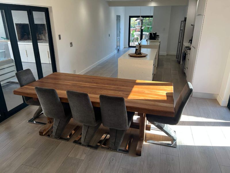 ELEGANT FAMILY HOME WITH LUXURY FEATURES - Photo 4