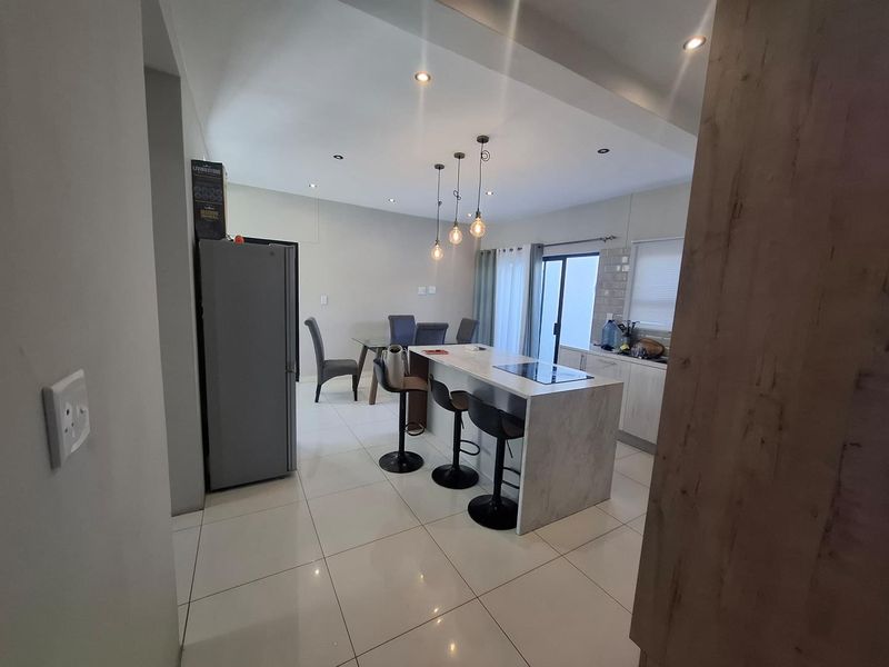 🏡 FOR SALE | DOUBLE-STORY HOUSE IN CIMBEBASIA 💰 N$ 2,850,000 Excluding Costs - Photo 3