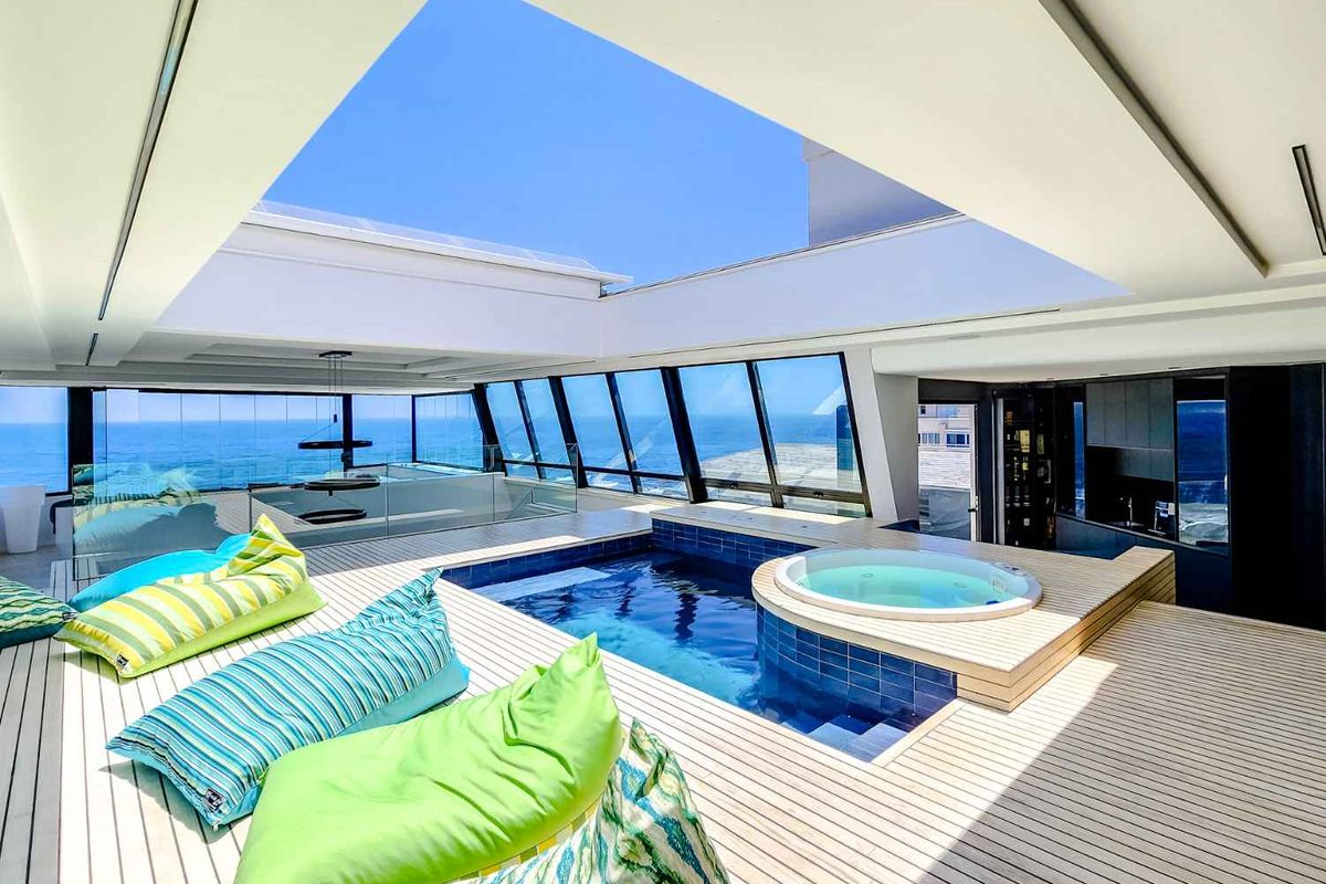 A Nautical Masterpiece – Where Opulence Meets the Ocean - Photo 5