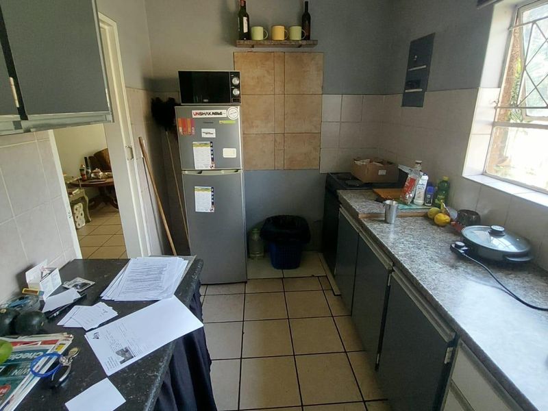 Charming 2-Bed Ground Floor Unit with Garden! - Photo 4