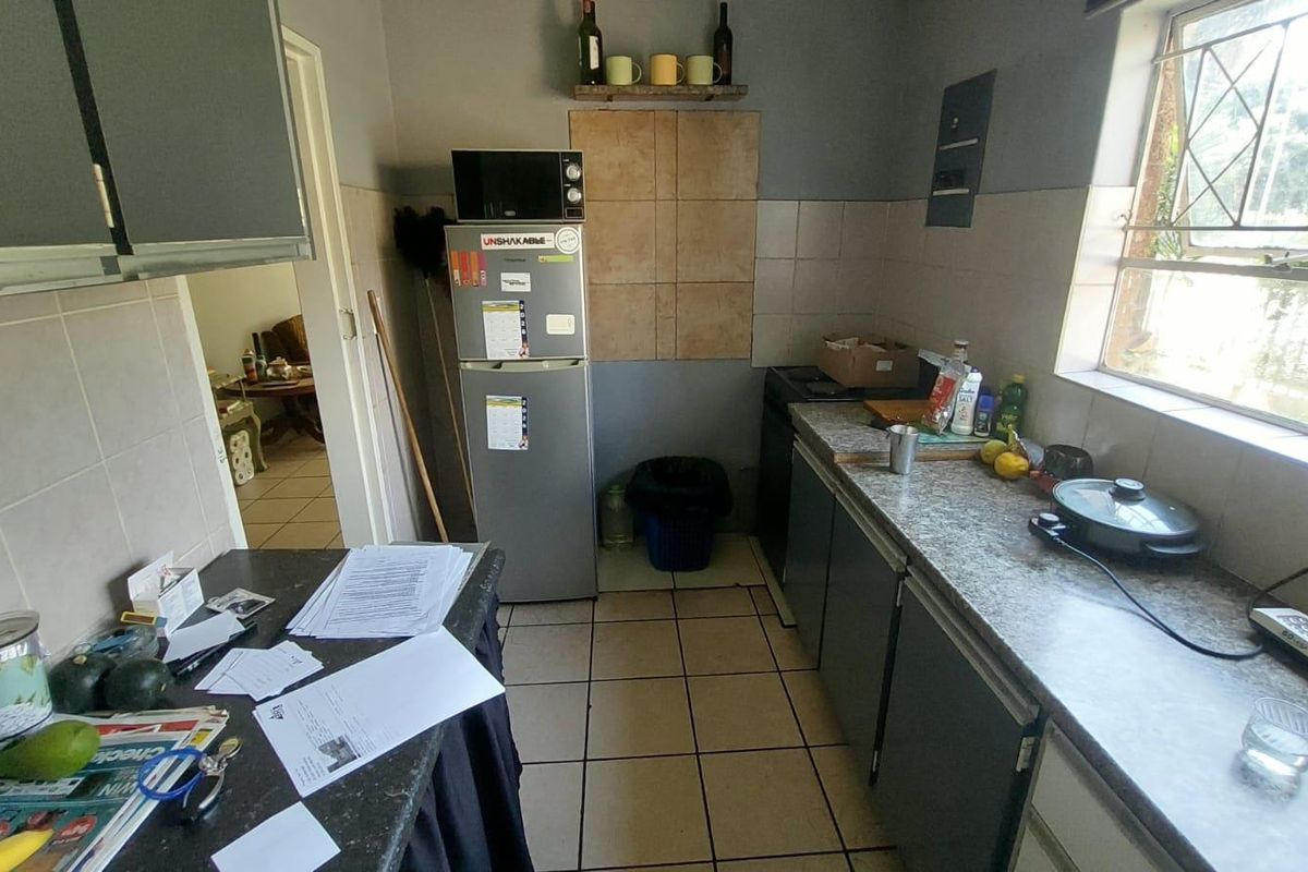 Charming 2-Bed Ground Floor Unit with Garden! - Photo 4