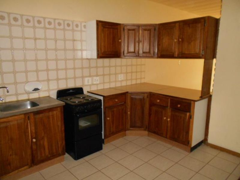 2 Bed, 1 Bath Apartment to rent - Photo 4