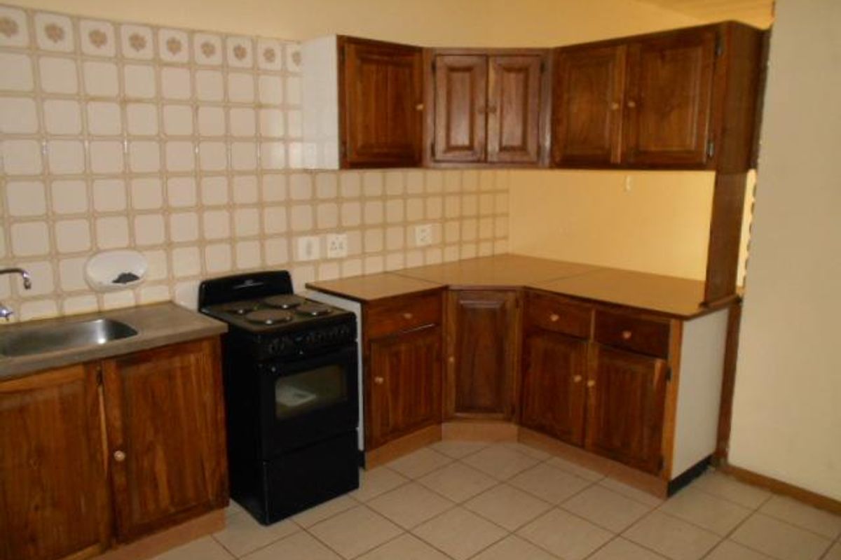 2 Bed, 1 Bath Apartment to rent - Photo 4