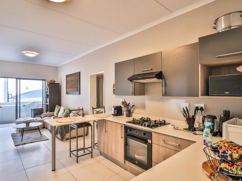 2 Modern Bedroom Apartment In Midridge Park - Photo 2