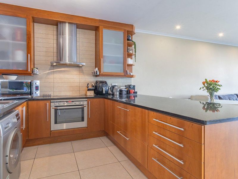New Listing: Luxury Apartment in Prime Location! - Photo 3