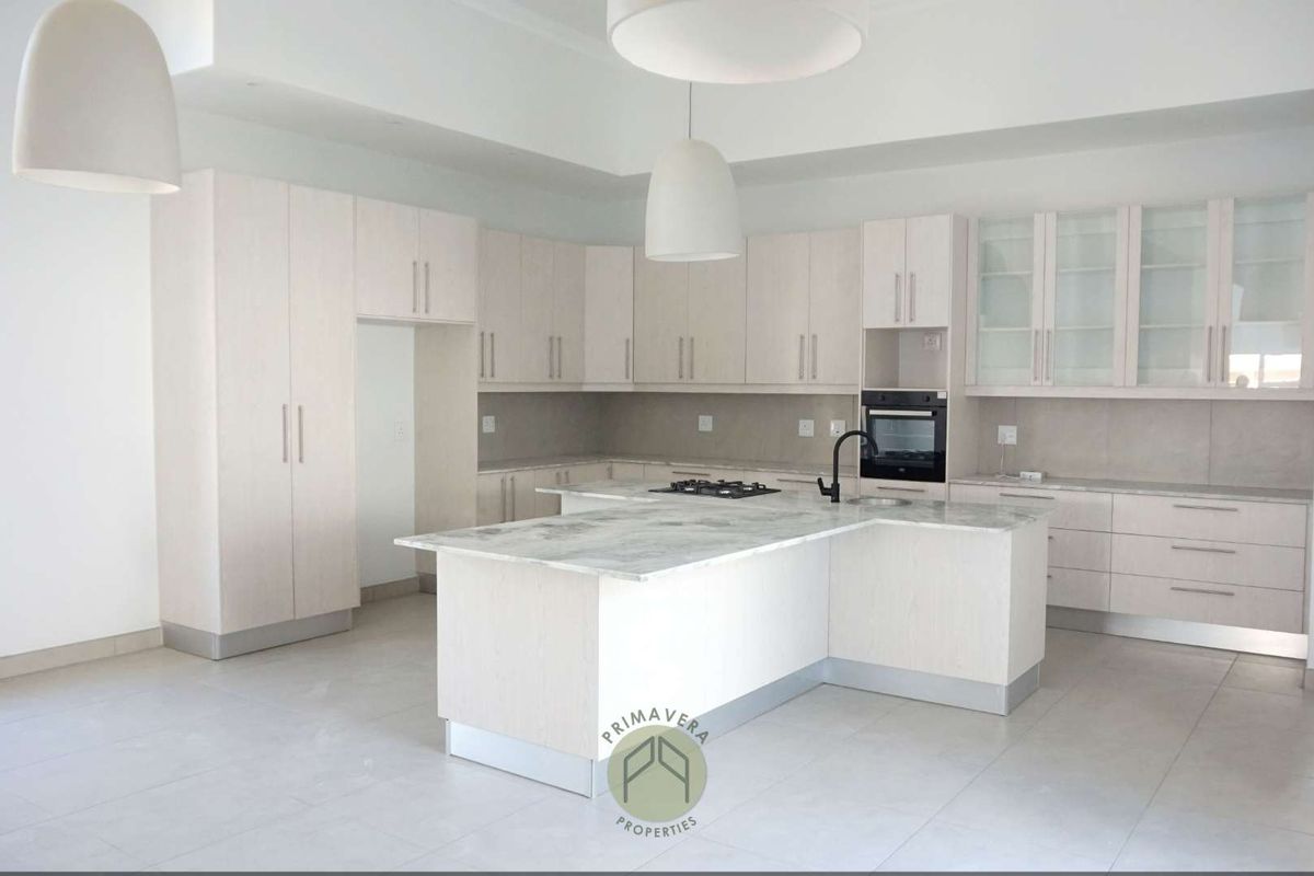 BRAND NEW 5 Bedroom House FOR SALE in Waterfront, Swakopmund - Photo 4