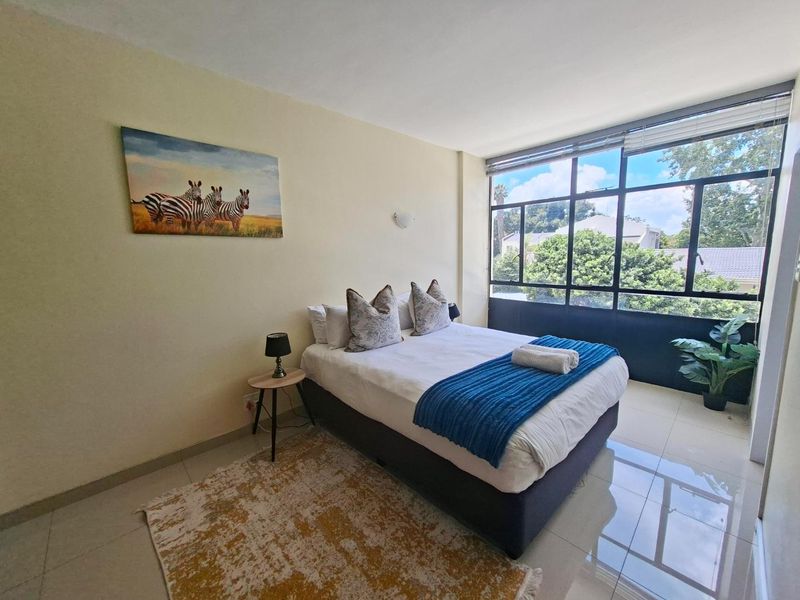 Bright and Spacious Fully Furnished Studio Apartment to Rent in Illovo Mews - Photo 9