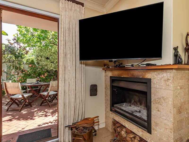 Estate Living in the Silver Mile, Rondebosch - Photo 8