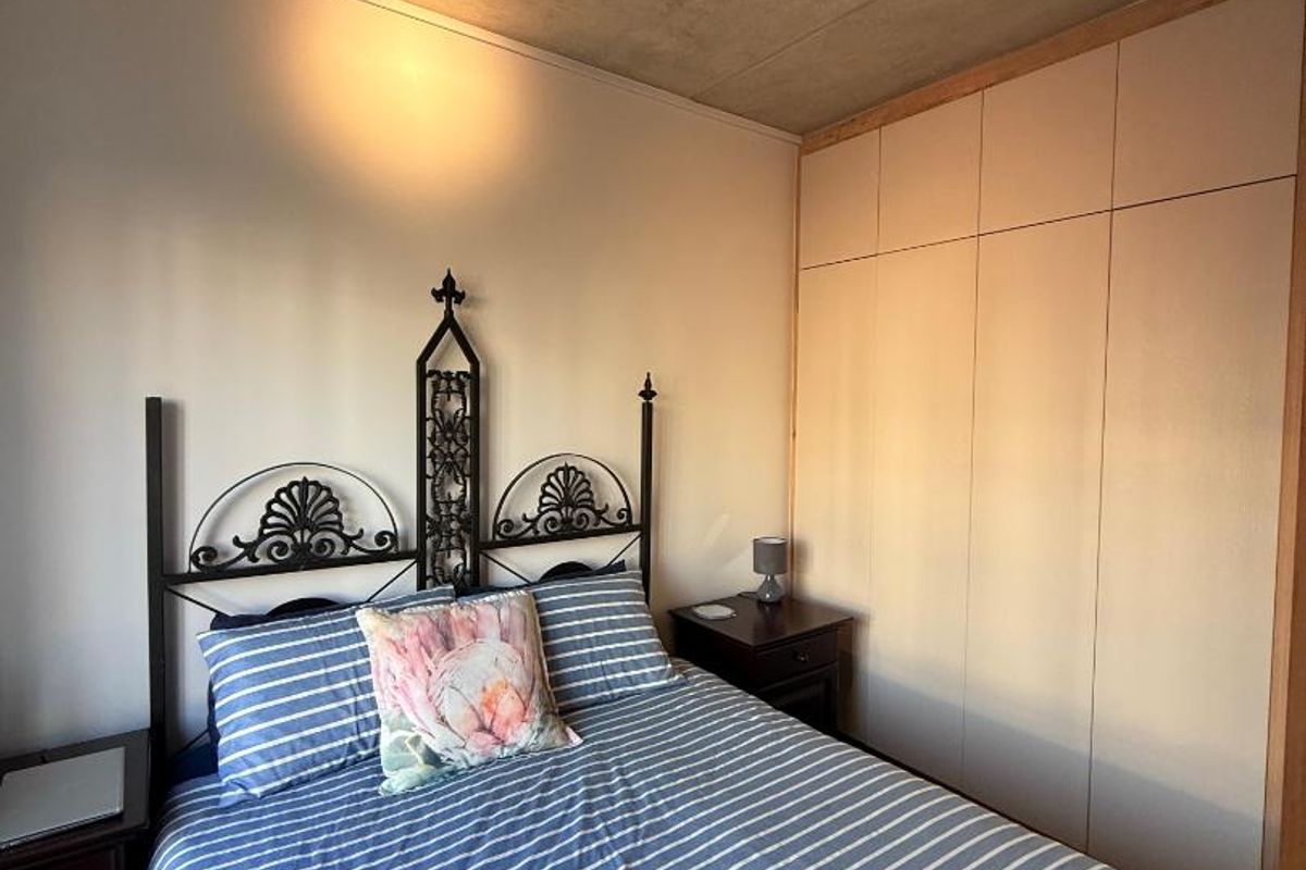Ultra-Modern 2 Bedroom, 2 Bathroom Apartments in Waterkloof! - Photo 3