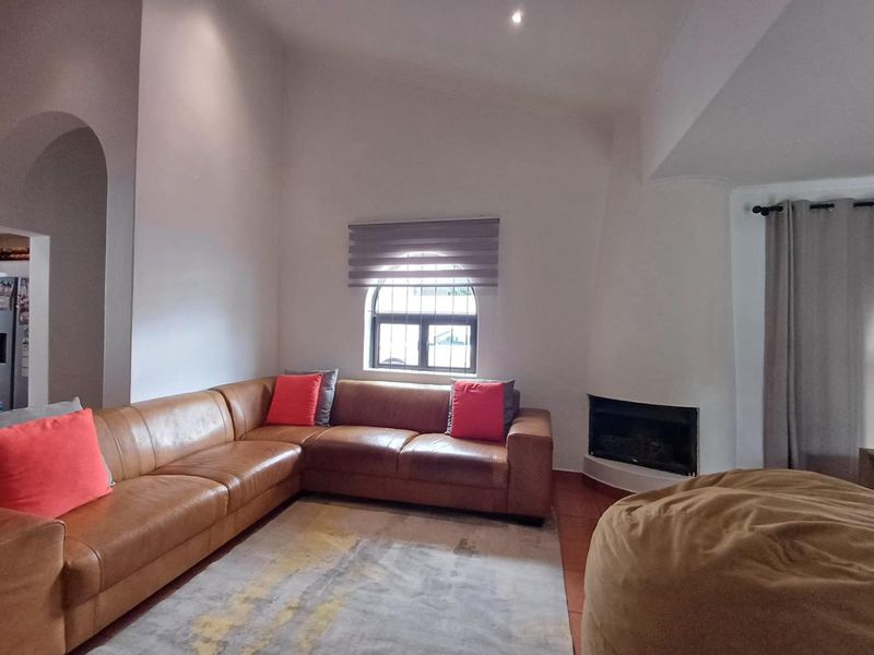 Stunning 3 Bedroom home in North Riding - Photo 5