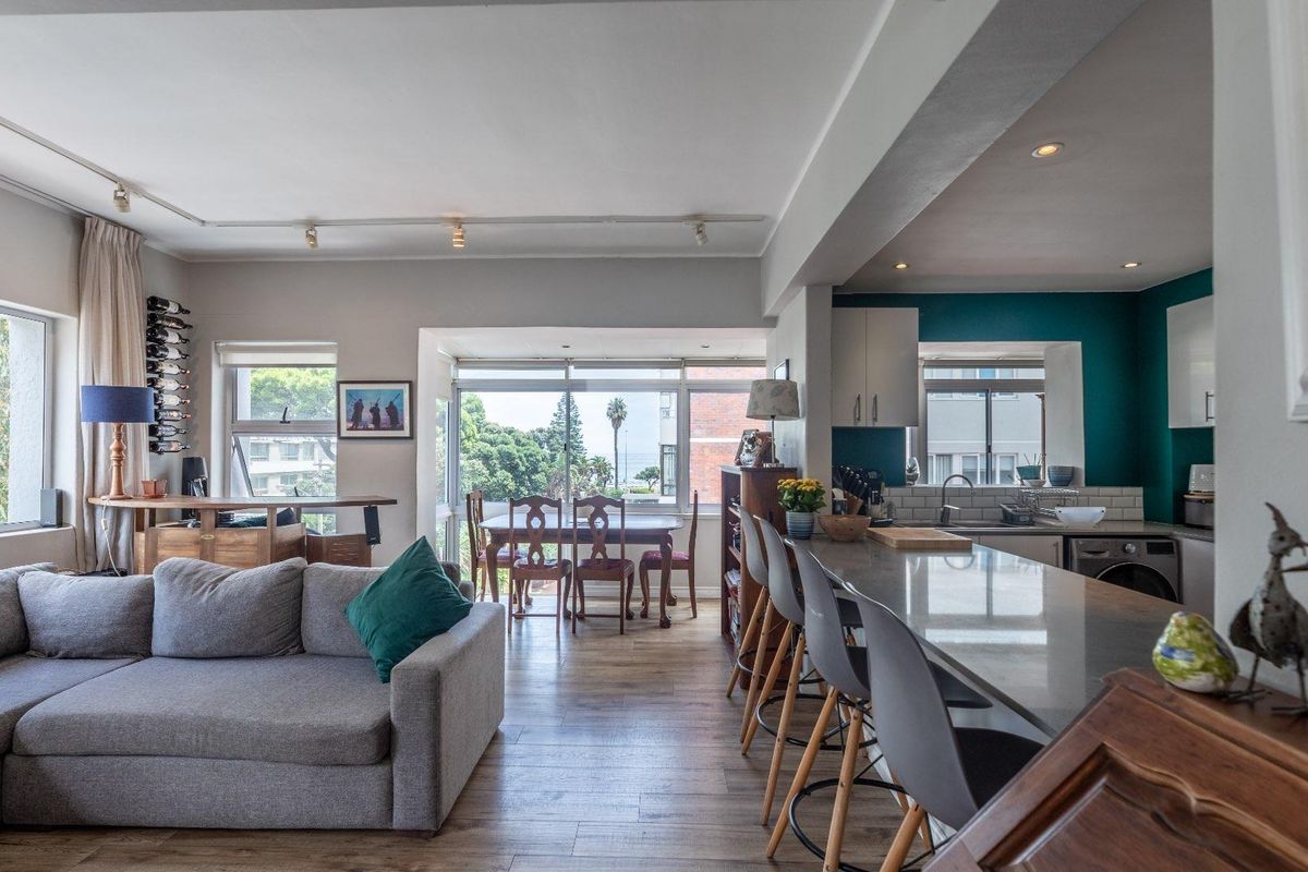 Easy Coastal Living in the Heart of Sea Point - Photo 3