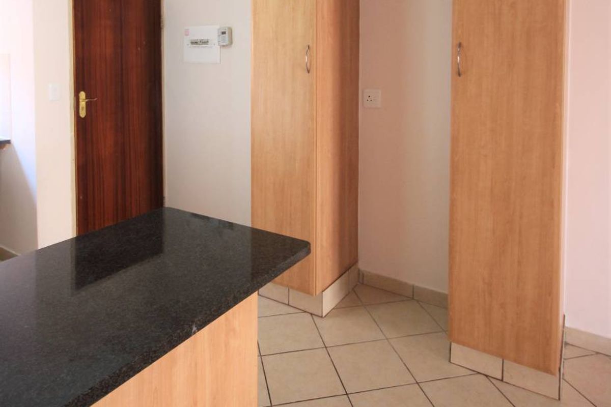 Loadshedding free area - A perfect lock up and go! - Photo 3