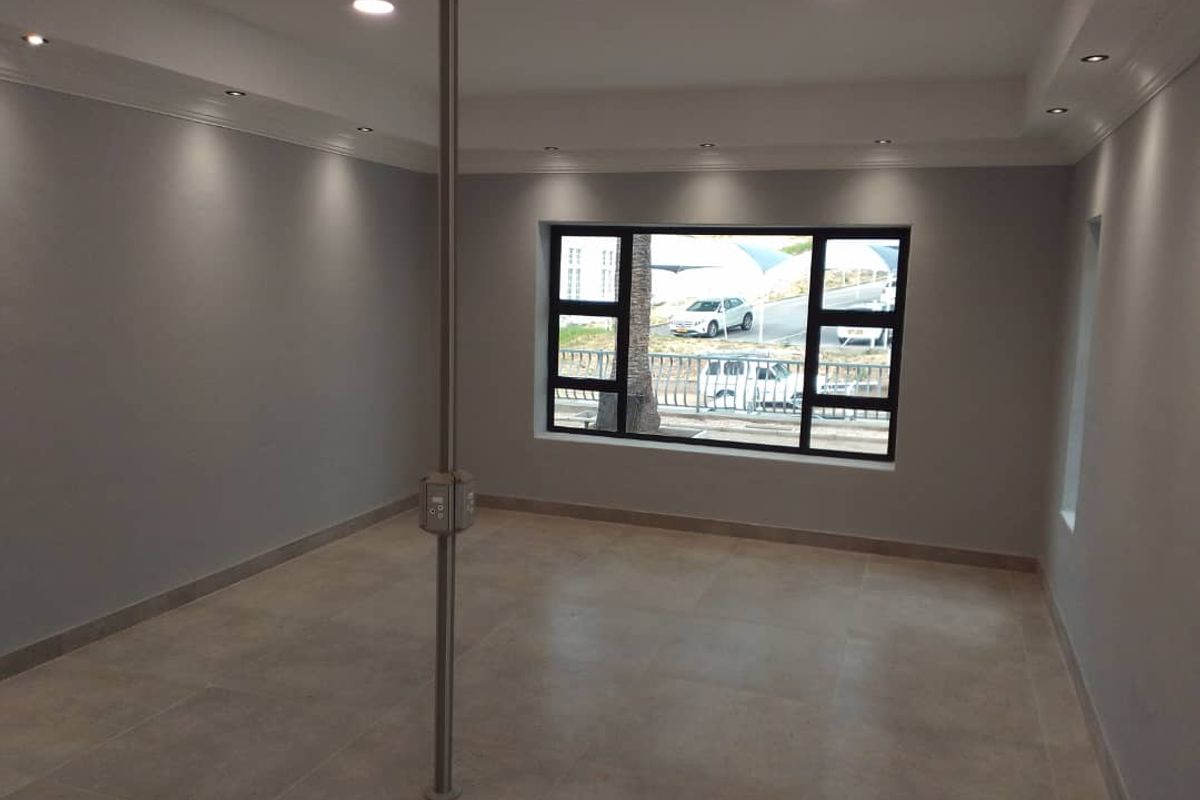 Prime Commercial Property for Rent - Photo 2