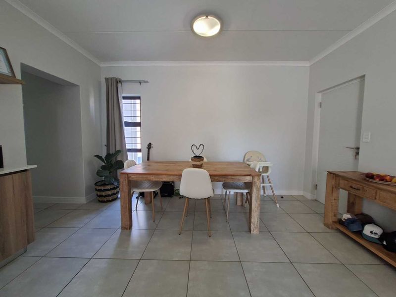 Upmarket apartment for sale - Photo 5