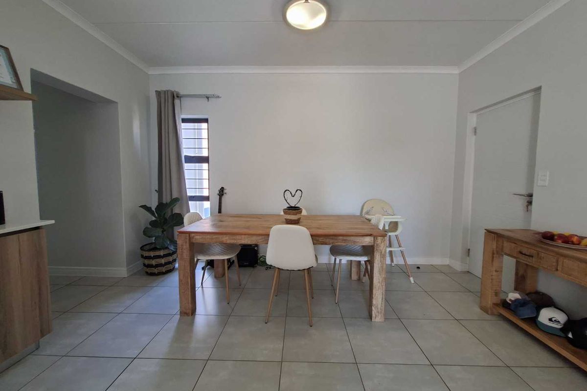 Upmarket apartment for sale - Photo 5