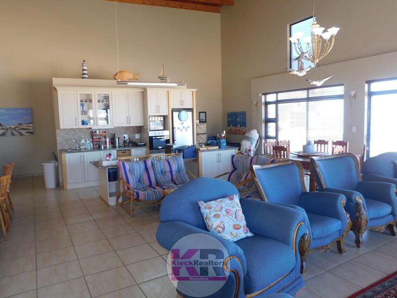 Seafront Property - Photo 4