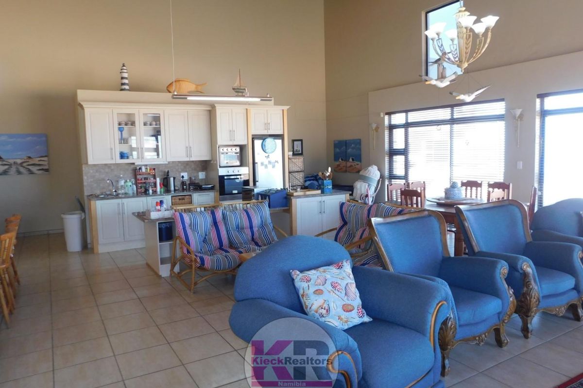 Seafront Property - Photo 4