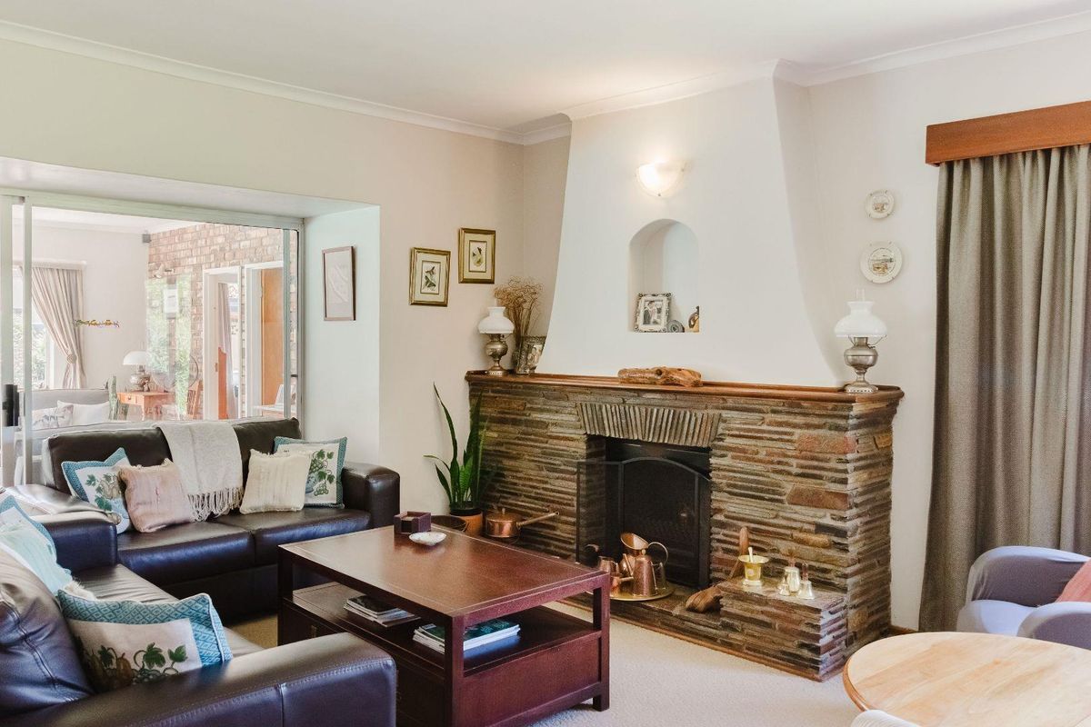 Nestled in the ever-popular suburb of Sunridge Park, this property offers more than just a home - it offers a lifestyle. - Photo 5