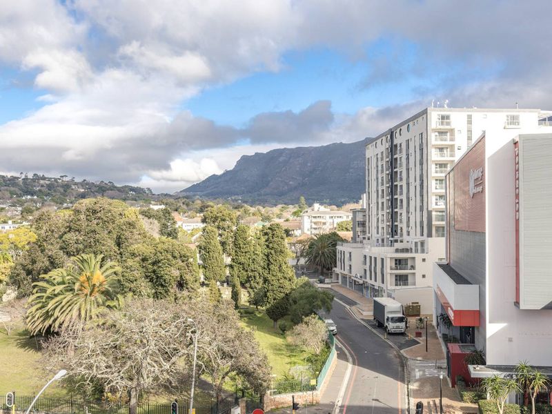 2 bedroomed apartment conveniently situated in Claremont - Photo 2