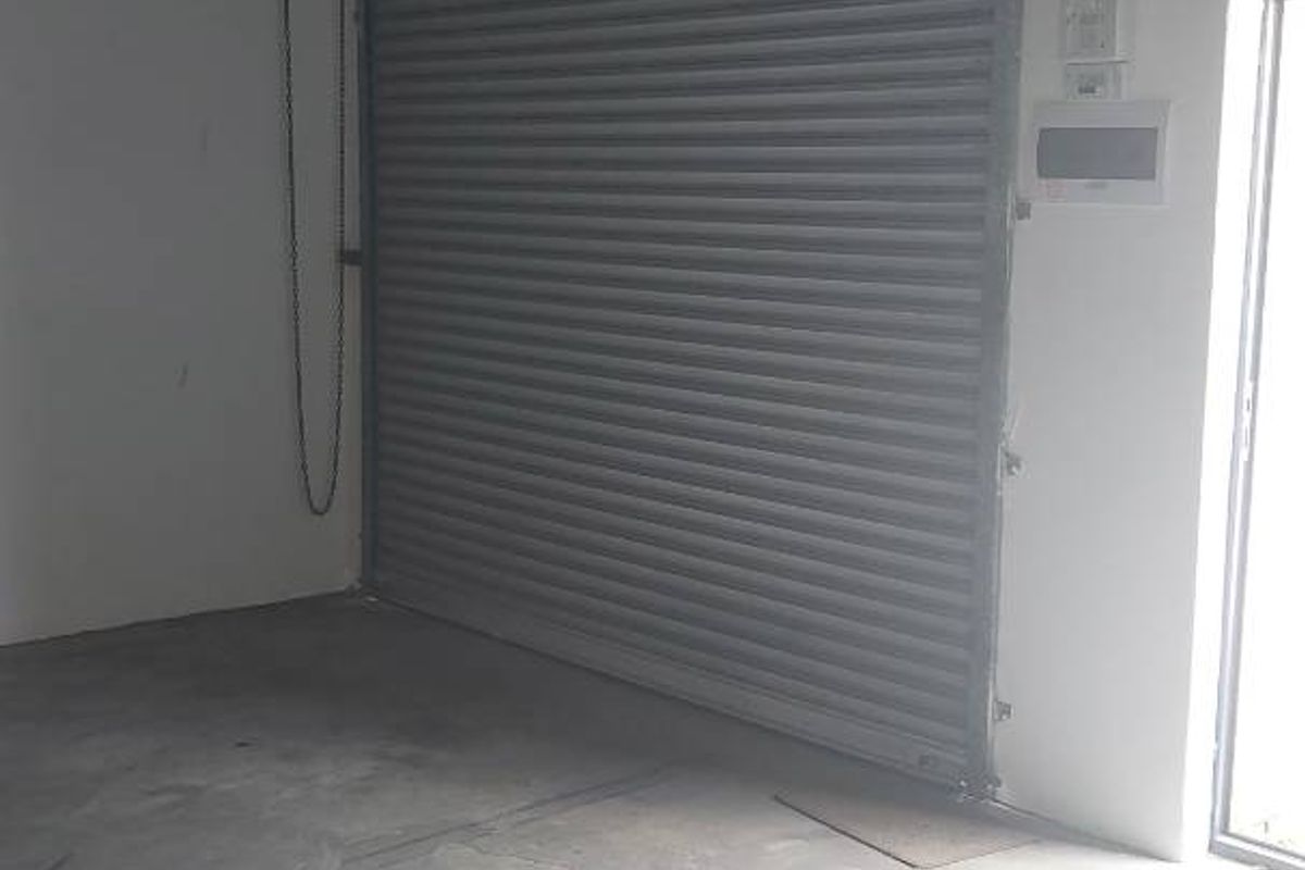 Mixed use commercial facility to let in Fairview. - Photo 3