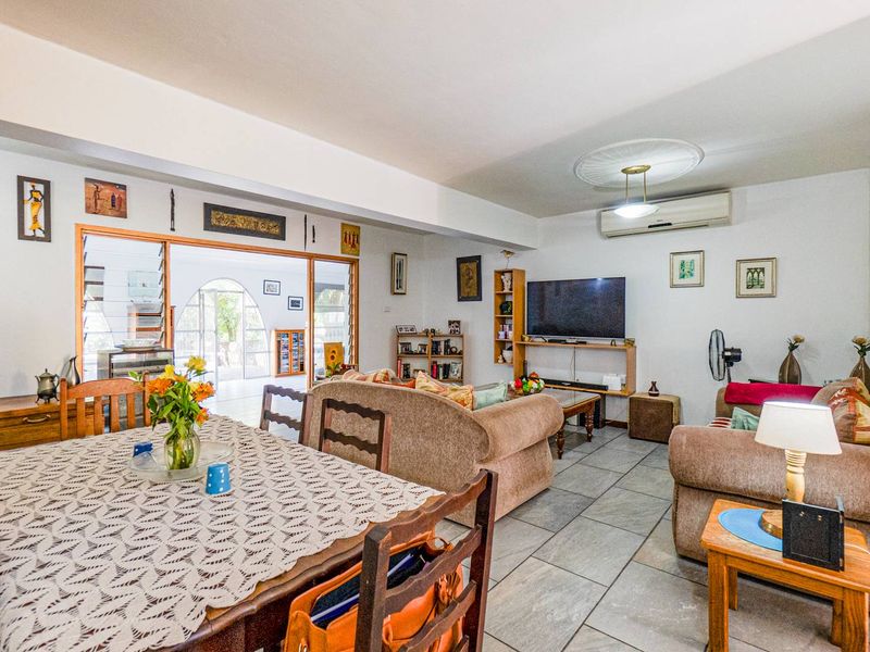 Pet friendly spacious home - Photo 5