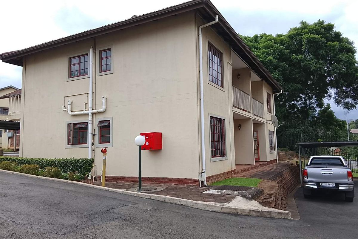 🏡 Modern 2-Bedroom Ground Floor Apartment for Sale in Clarendon – Secure & Move-In Ready - Photo 2