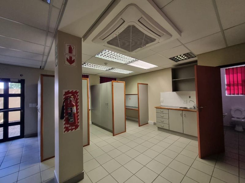 Versatile Industrial Building with corporate identity - Photo 9