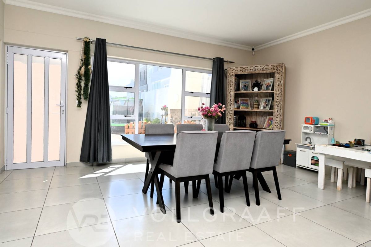 Spacious Three Bedroom Townhouse For Sale in Swakopmund Extension 39 - Photo 5