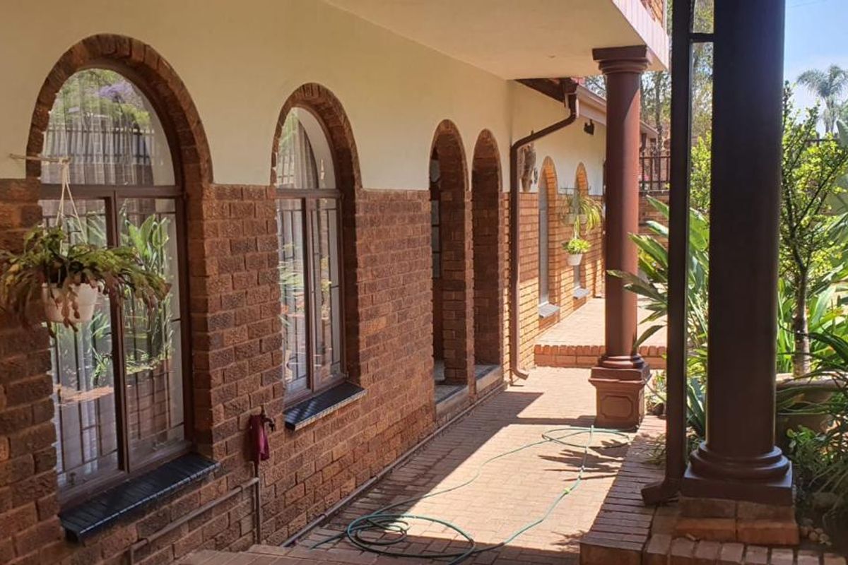 Eight bedrooms house for sale in Mountain View - Photo 3