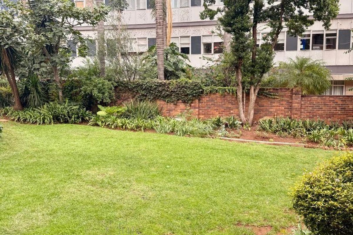 Light-Filled One Bedroom Semi-Furnished Apartment in Tyrwhitt Avenue, Rosebank - Photo 5