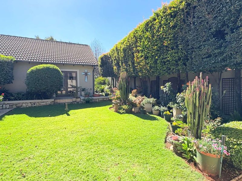 Tri Mandate - Rare find in Midfield Estate - Photo 7