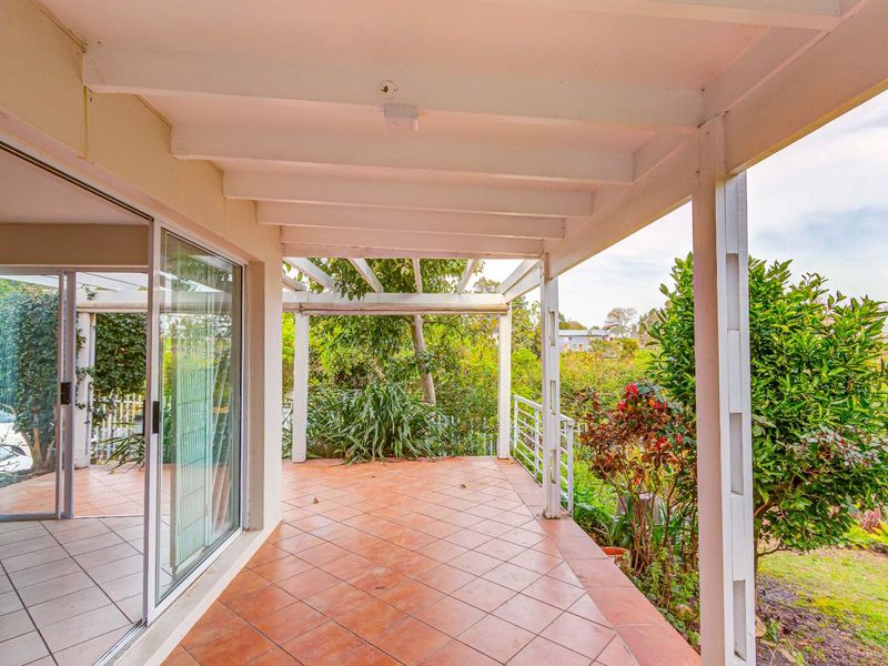 Charming two bedroom Townhouse with lagoon views in secure Knysna Estate - Photo 6