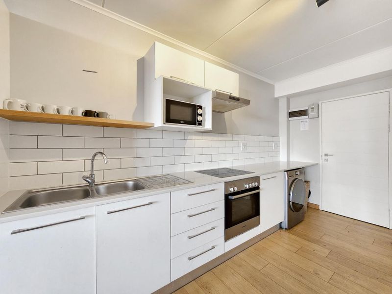 URBAN BLISS, FULLY FURNISHED, LOCK UP AND GO AND AIRBNB ALLOWED - Photo 7