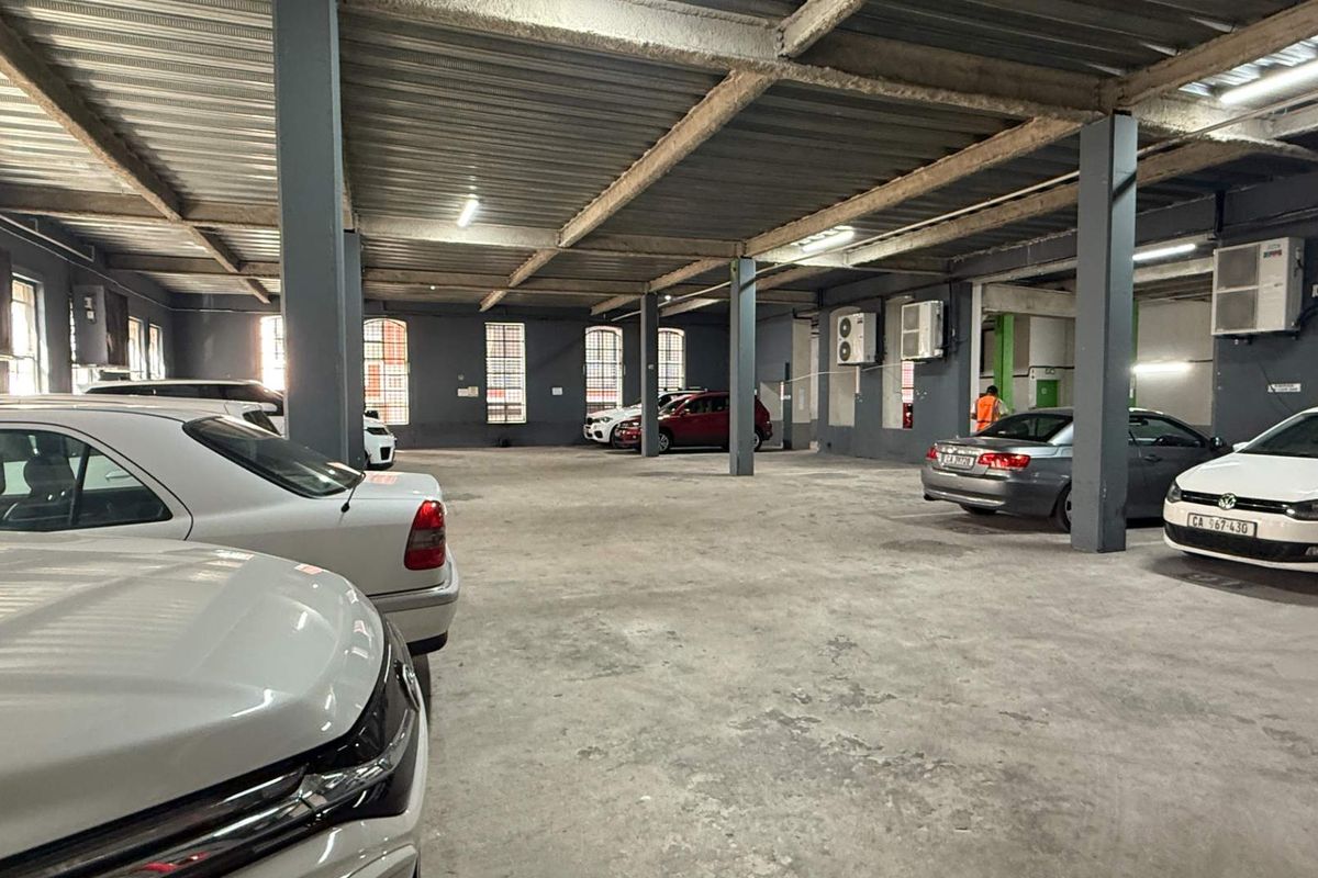 Prime 400m2 office to let in Keerom Street - Photo 5