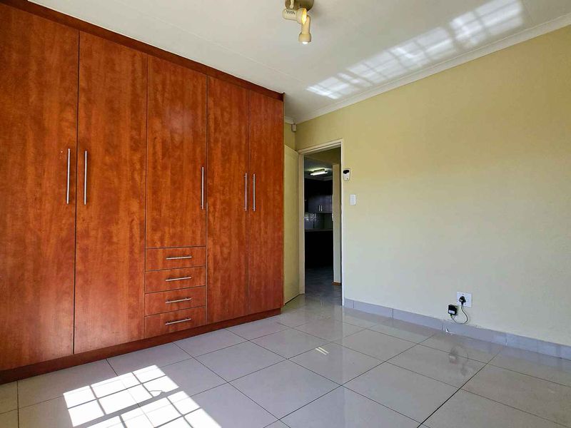 2 BEDROOM TOWNHOUSE TO LET IN DOORNPOORT - Photo 9
