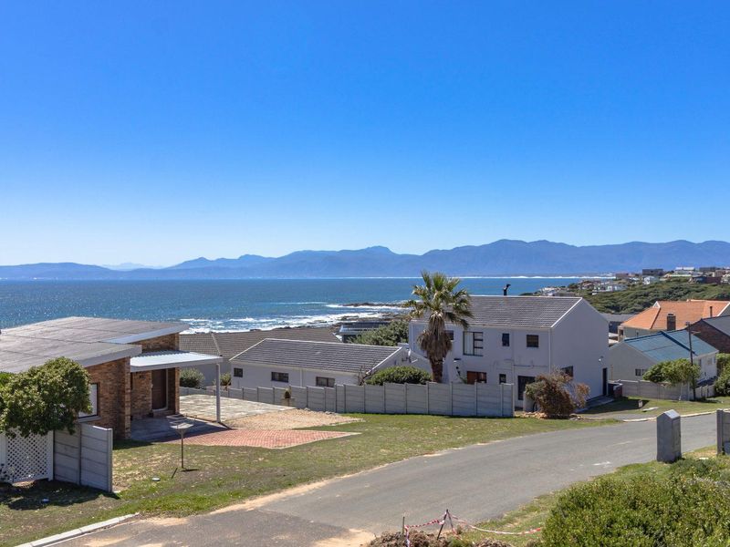 Luxurious, Brand New De Kelders Home - Photo 8