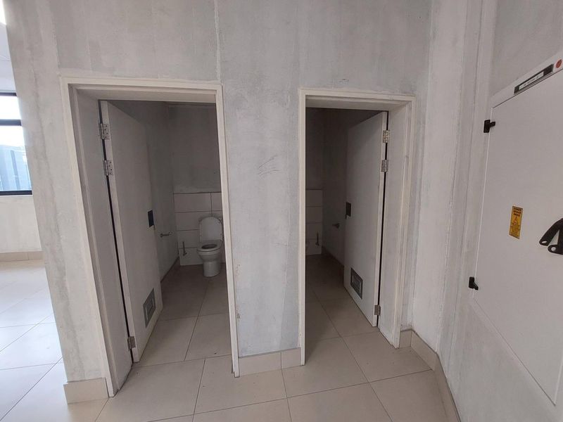 To let Kleine kuppe - Hilltop Village (Office or medical suite) - Photo 3