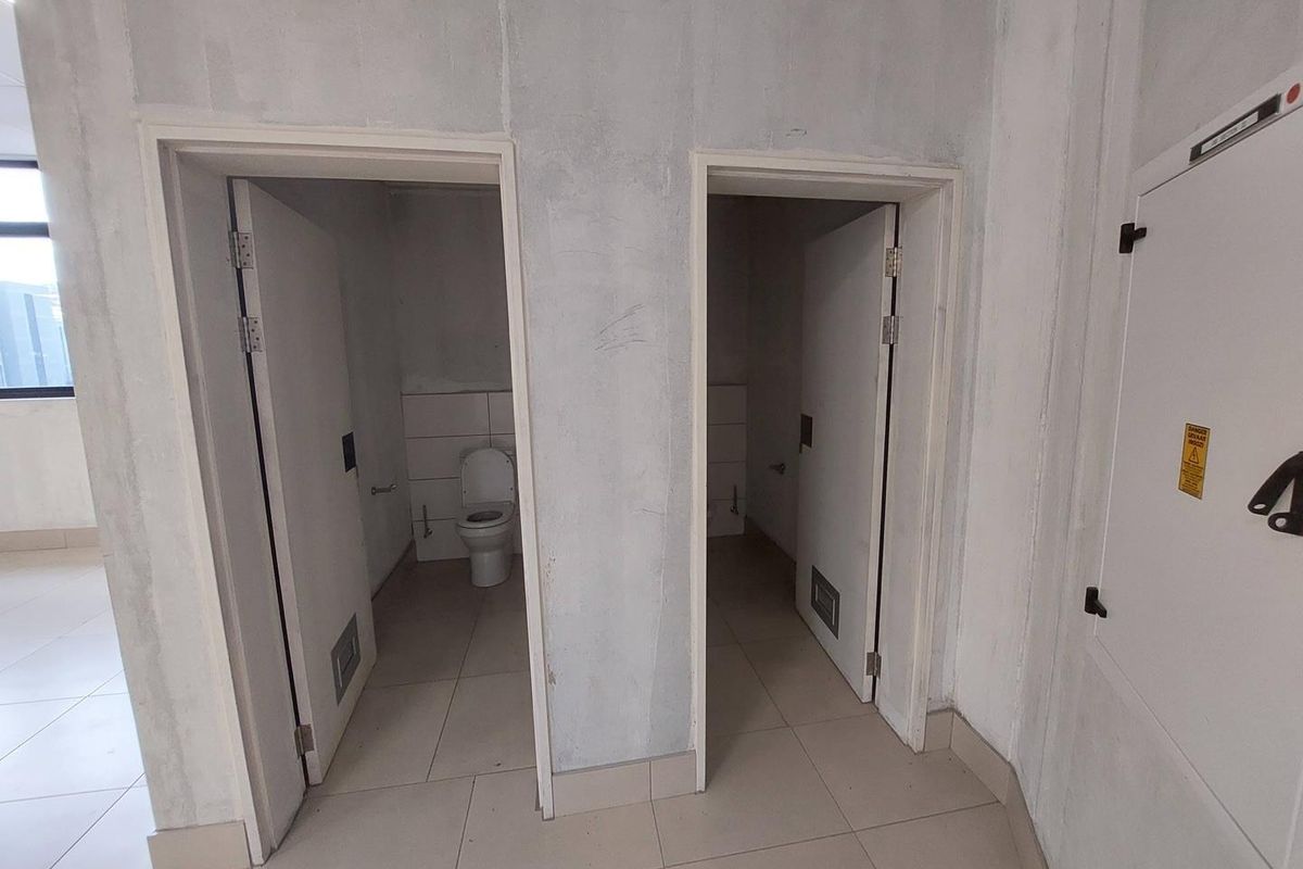 To let Kleine kuppe - Hilltop Village (Office or medical suite) - Photo 3