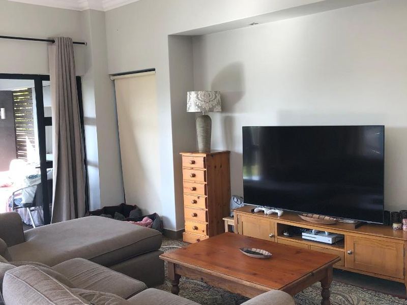 Home with a Separate flat for Rental in Palm Lakes Estate - Photo 9