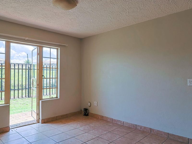 For the Upwardly Mobile - A Perfect One Bedroom Apartment - Photo 6