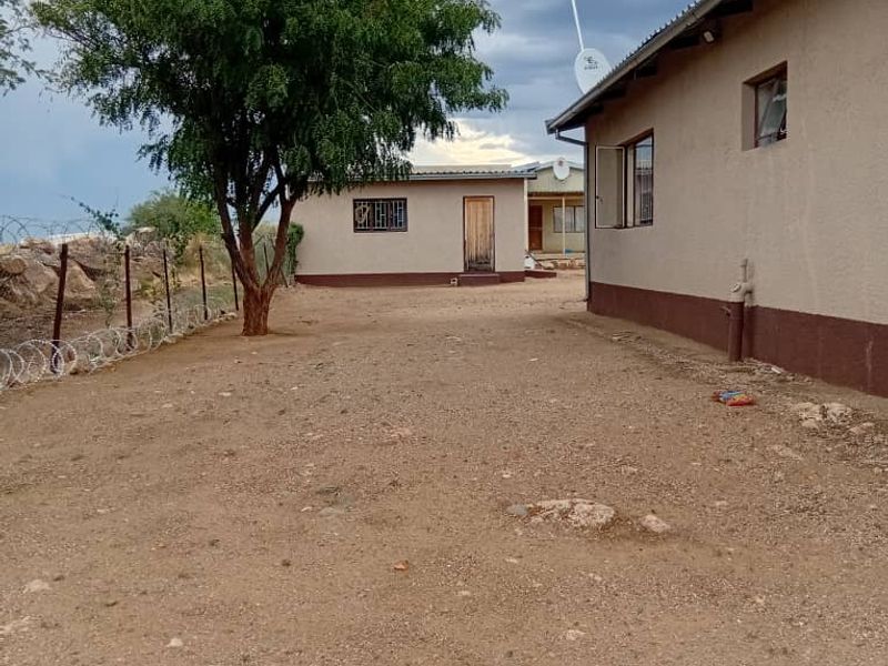 Free Standing House for Sale in Okahandja - Photo 2