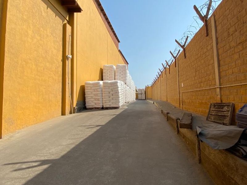 Walvis Bay harbour - Industrial facility with office building and 5 Warehouses - Photo 3