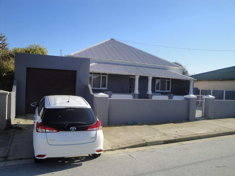 4 bedrooms Home in SYDENHAM - Photo 2